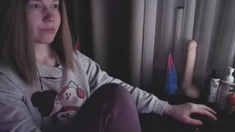 I have new photos come and see with love Molly online show from February 2025 06:13:02 PM