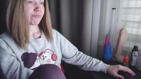 I have new photos come and see with love Molly online show from February 2025 07:44:01 AM