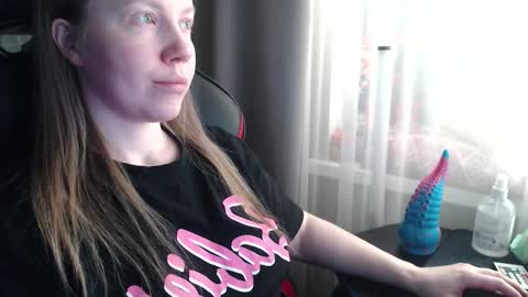 I have new photos come and see with love Molly online show from March 2026 08:33:01 AM