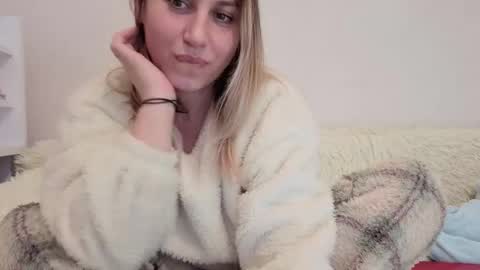 Nica    follow me   online show from January 2026 10:24:02 PM