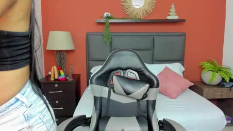 Snapshot of mollylove_ chatting on October 2025 11:53:02 AM mollylove_ online show from October 2025 11:53:02 AM