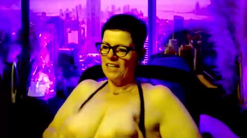 Snapshot of mollysun chatting on June 2026 06:10:02 PM MollySun Nina Randmann online show from June 2026 06:10:02 PM
