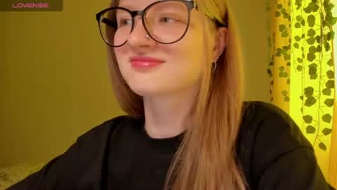Snapshot of mollytucker chatting on June 2026 01:53:02 PM mollytucker online show from June 2026 01:53:02 PM