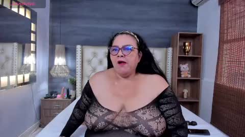 Snapshot of mommy_cute chatting on June 2026 09:26:01 PM Jelitza online show from June 2026 09:26:01 PM
