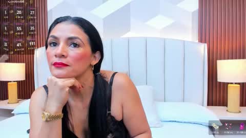 Snapshot of mommy_naughty_ chatting on October 2025 11:32:02 AM Letty Smith online show from October 2025 11:32:02 AM