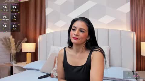 Snapshot of mommy_naughty_ chatting on November 2025 11:31:01 AM Letty Smith online show from November 2025 11:31:01 AM