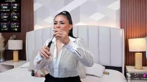 Snapshot of mommy_naughty_ chatting on December 2025 11:19:01 AM Letty Smith online show from December 2025 11:19:01 AM