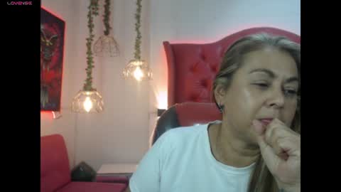 mommy_sex_ online show from August 2026 07:38:02 PM