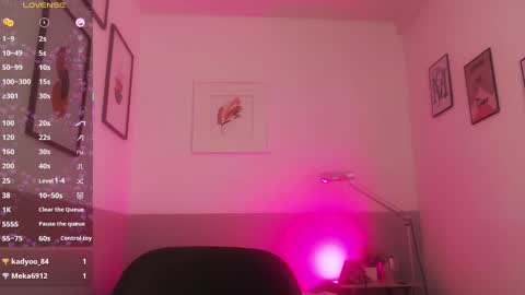 Daphne  online show from February 2025 11:15:01 PM