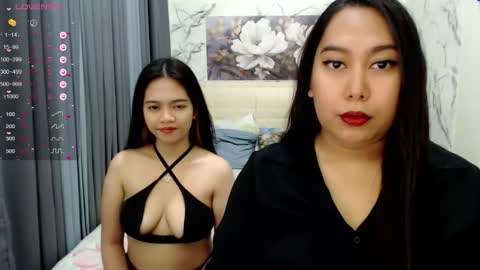 Snapshot of mommyknowsbest69 chatting on September 2025 04:26:01 AM Hot Mommy Nathalie online show from September 2025 04:26:01 AM