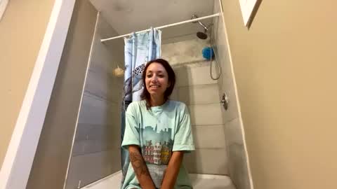 Snapshot of mommyswett chatting on October 2025 01:47:02 PM mommyswett online show from October 2025 01:47:02 PM