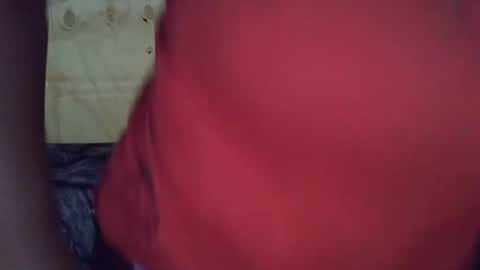 Snapshot of momsdoll chatting on May 2026 07:08:02 PM momsdoll online show from May 2026 07:08:02 PM