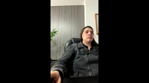 Snapshot of mona28__ chatting on September 2025 04:45:02 PM Mona online show from September 2025 04:45:02 PM