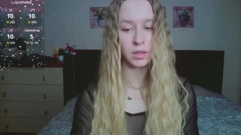 Snapshot of mona__liza chatting on February 2026 01:48:02 PM Mona online show from February 2026 01:48:02 PM