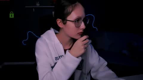 Mona  online show from March 2025 03:39:01 PM