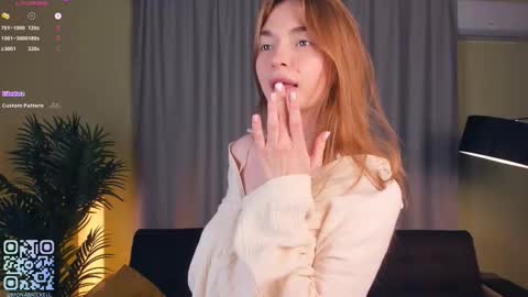 Snapshot of monabrickell chatting on September 2025 05:18:01 PM Mona online show from September 2025 05:18:01 PM