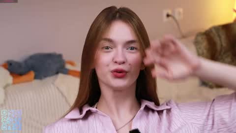 Snapshot of monabrickell chatting on October 2025 07:21:01 PM Mona online show from October 2025 07:21:01 PM