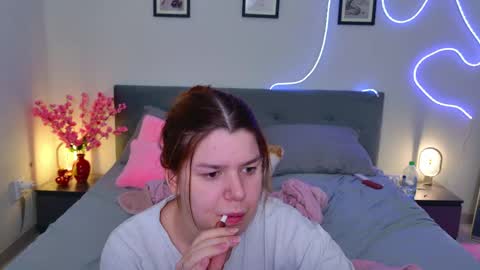 moneyforpeaches online show from April 2026 04:12:01 PM