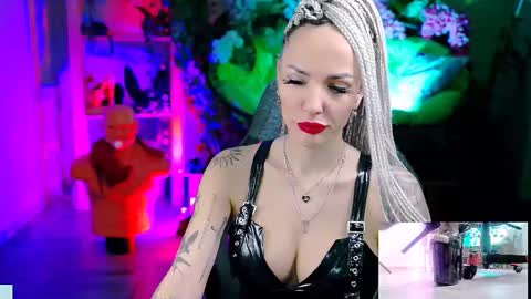 Snapshot of monicamaxwel chatting on December 2025 10:42:01 AM Monika online show from December 2025 10:42:01 AM