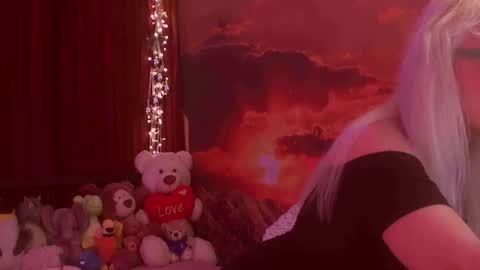 Monika    online show from December 2025 02:38:01 AM