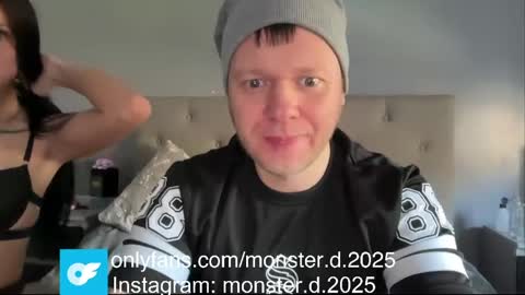 Snapshot of monster_d_ chatting on April 2026 10:21:01 AM Monster D online show from April 2026 10:21:01 AM