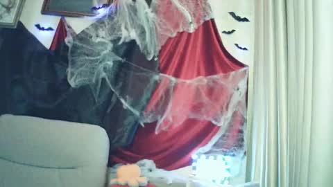 moodiemira online show from October 2025 08:21:02 PM