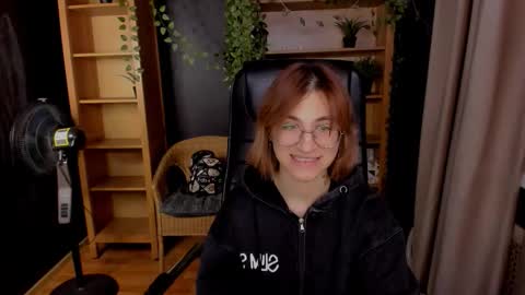 Snapshot of moon13152 chatting on October 2025 09:03:01 PM Katrin online show from October 2025 09:03:01 PM