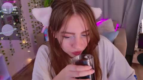 Moon  Bunny online show from September 2025 03:45:02 PM