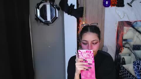 Snapshot of moon_and_fire_ chatting on October 2025 05:26:02 AM moon_and_fire_ online show from October 2025 05:26:02 AM