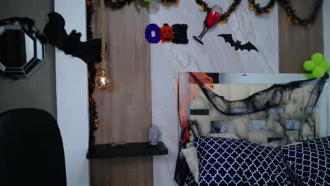 Snapshot of moon_and_fire_ chatting on October 2025 05:55:02 AM moon_and_fire_ online show from October 2025 05:55:02 AM