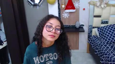 moon_and_fire_ online show from November 2025 04:34:02 AM