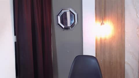 moon_and_fire_ online show from February 2026 04:00:02 AM