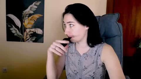 Snapshot of moon_foxy_ chatting on January 2025 08:04:01 AM Diana online show from January 2025 08:04:01 AM
