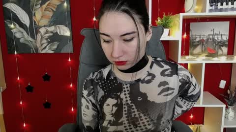 Snapshot of moon_foxy_ chatting on January 2025 06:56:01 AM Diana online show from January 2025 06:56:01 AM
