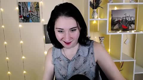 Snapshot of moon_foxy_ chatting on January 2025 04:30:01 PM Diana online show from January 2025 04:30:01 PM