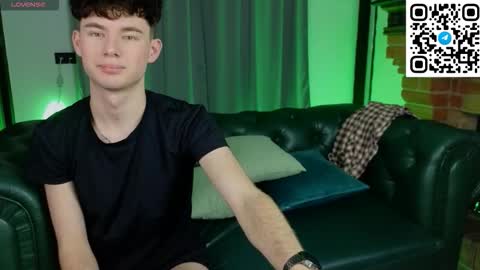 Snapshot of moon_gloww chatting on February 2026 09:02:01 PM moon_gloww online show from February 2026 09:02:01 PM