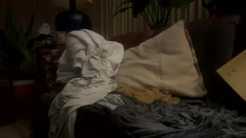 Snapshot of moon_man5 chatting on September 2025 01:42:02 AM Mitchell online show from September 2025 01:42:02 AM