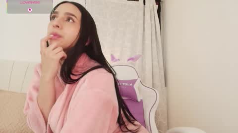 Snapshot of moonbrunettee chatting on September 2025 08:37:01 AM moonbrunettee online show from September 2025 08:37:01 AM