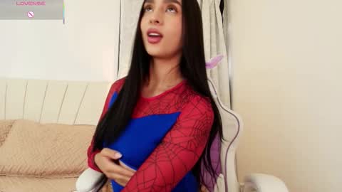 Snapshot of moonbrunettee chatting on October 2025 09:17:02 PM moonbrunettee online show from October 2025 09:17:02 PM