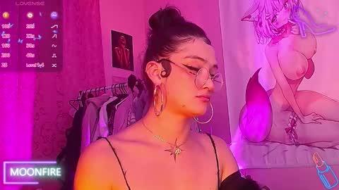 Snapshot of moonfiredance chatting on September 2025 07:02:01 AM Nicky  online show from September 2025 07:02:01 AM