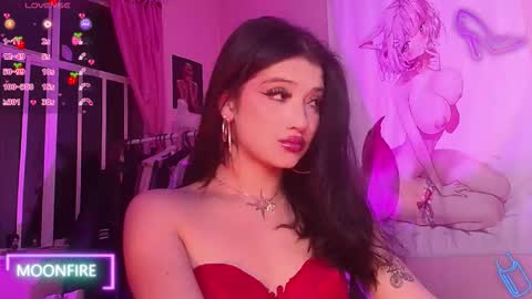 Snapshot of moonfiredance chatting on October 2025 04:04:01 AM Nicky  online show from October 2025 04:04:01 AM