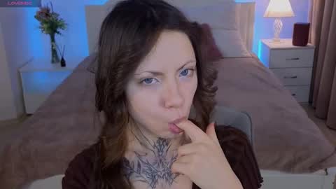 Snapshot of moonhaze_ chatting on February 2026 10:25:01 AM Erica online show from February 2026 10:25:01 AM