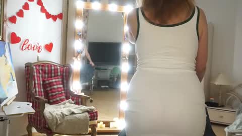 Snapshot of moonlight4u chatting on February 2026 04:16:02 AM Jane online show from February 2026 04:16:02 AM