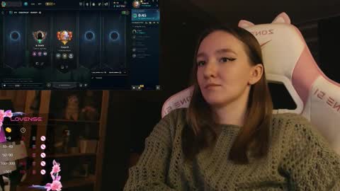 Katrin online show from November 2025 08:00:01 PM