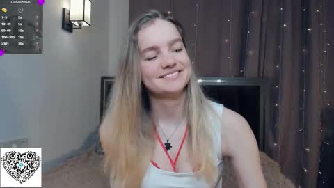Snapshot of moonperedz chatting on September 2025 07:52:01 PM Eva online show from September 2025 07:52:01 PM