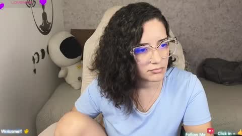 Snapshot of moonwoman_ chatting on January 2025 05:56:01 AM Moon Woman online show from January 2025 05:56:01 AM