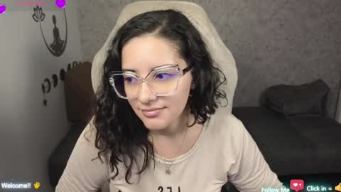 Snapshot of moonwoman_ chatting on February 2025 02:37:01 AM Moon Woman online show from February 2025 02:37:01 AM