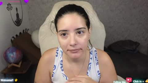 Snapshot of moonwoman_ chatting on February 2025 02:15:01 AM Moon Woman online show from February 2025 02:15:01 AM