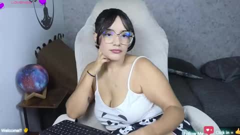 Snapshot of moonwoman_ chatting on February 2025 06:31:01 AM Moon Woman online show from February 2025 06:31:01 AM