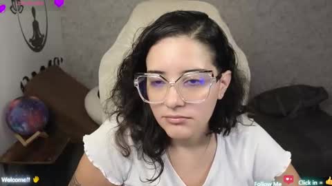 Snapshot of moonwoman_ chatting on February 2025 04:11:02 AM Moon Woman online show from February 2025 04:11:02 AM